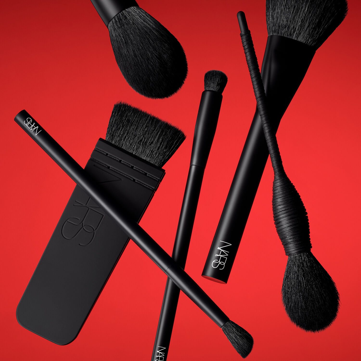 Nars Ita Brush - Pudra Fırçası - %10 İndirim | Makyaj Trendi