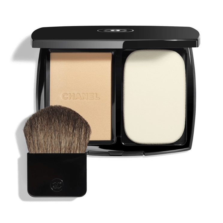 CHANEL - VITALUMIÈRE COMPACT DOUCEUR - Cilde Işıltı Veren Kompakt Fondöten