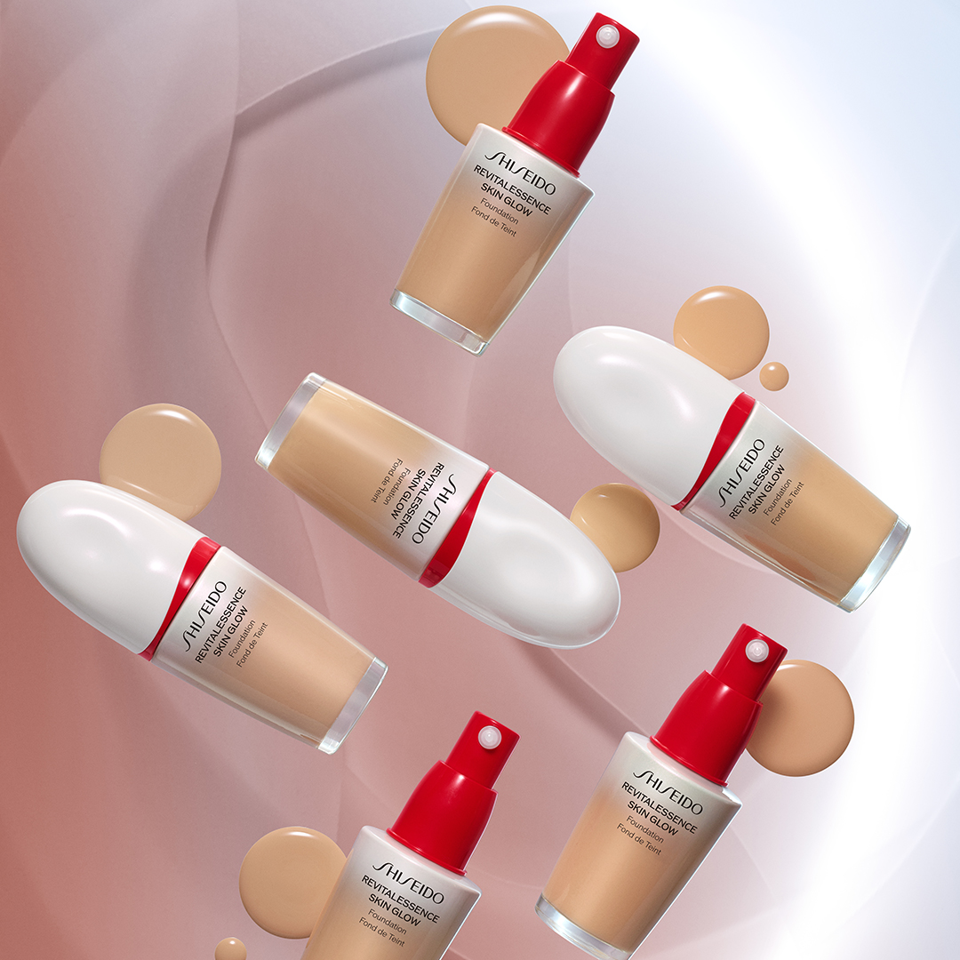 Shiseido Revitalessence Skin Glow Foundation & Brush Bundle - Özel Shiseido Revitalessence Skin Glow Foundation & Brush Bundle - Özel