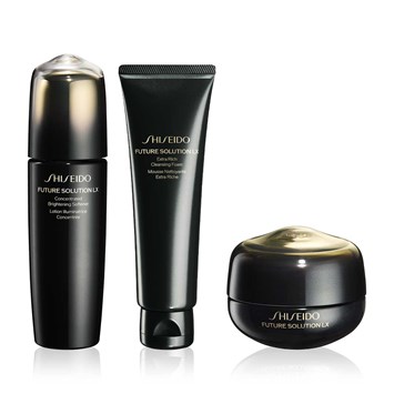 SHISEIDO - FUTURE SOLUTION LX ADVANCED FULL-REGENERATION SET - Lüks Temizleme Köpüğü, Pürüzsüzleştiren Lüks Losyon & Göz ve Dudak İçin Lüks Bakım Kremi Seti