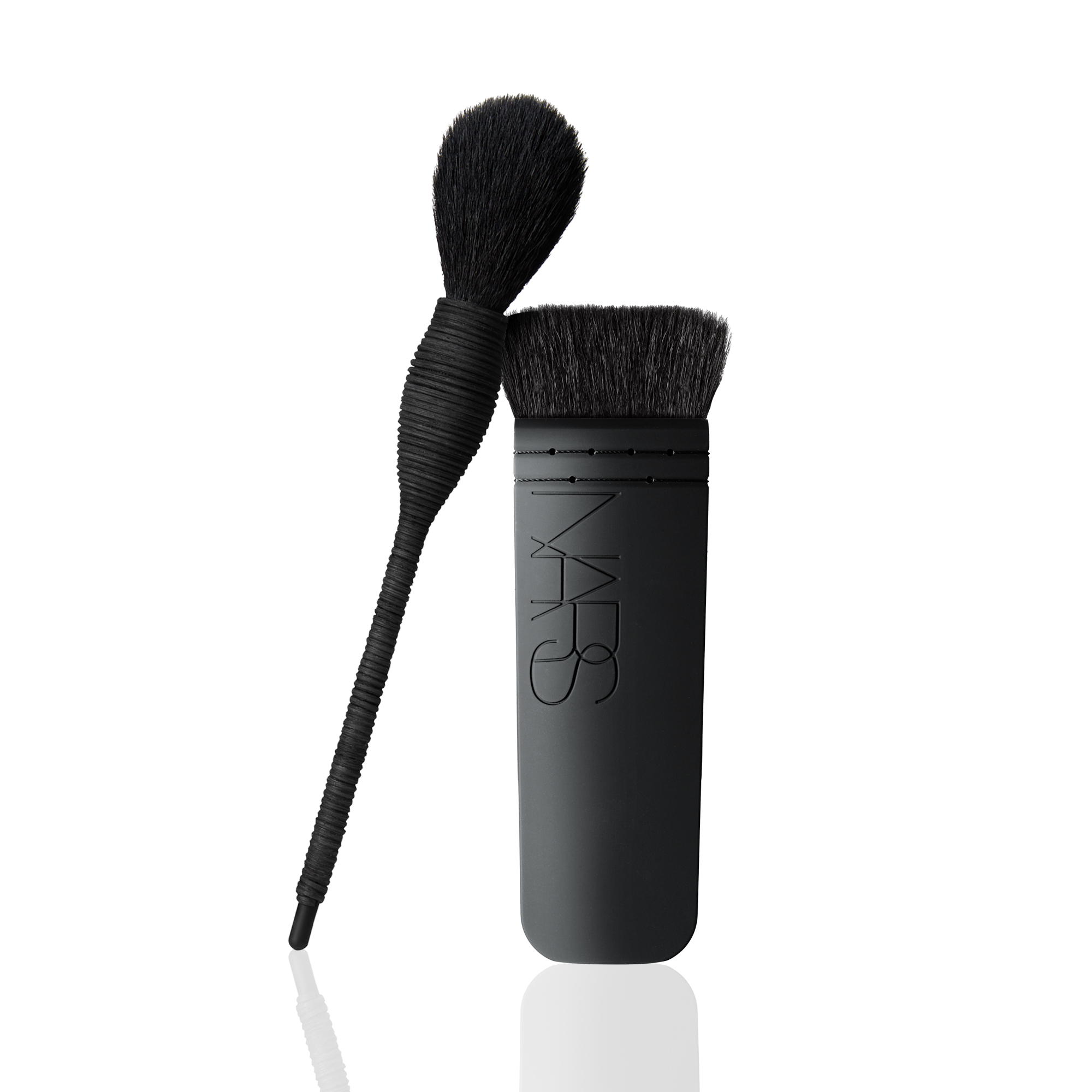 NARS - ICONIC & HANDMADE BRUSH DUO - Kabuki & Çok Yönlü Kabuki İkili Fırça Seti