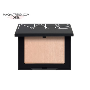NARS - LIGHT REFLECTING PRESSED SETTING POWDER - Aydınlatıcı Etkili Transparan Sıkıştırılmış Pudra